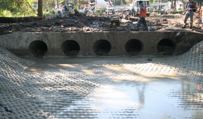 concrete lining for culvert